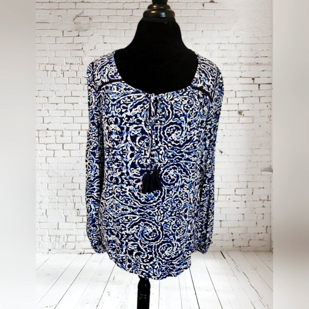 Forever 21 Relaxed Blue and White Blouse